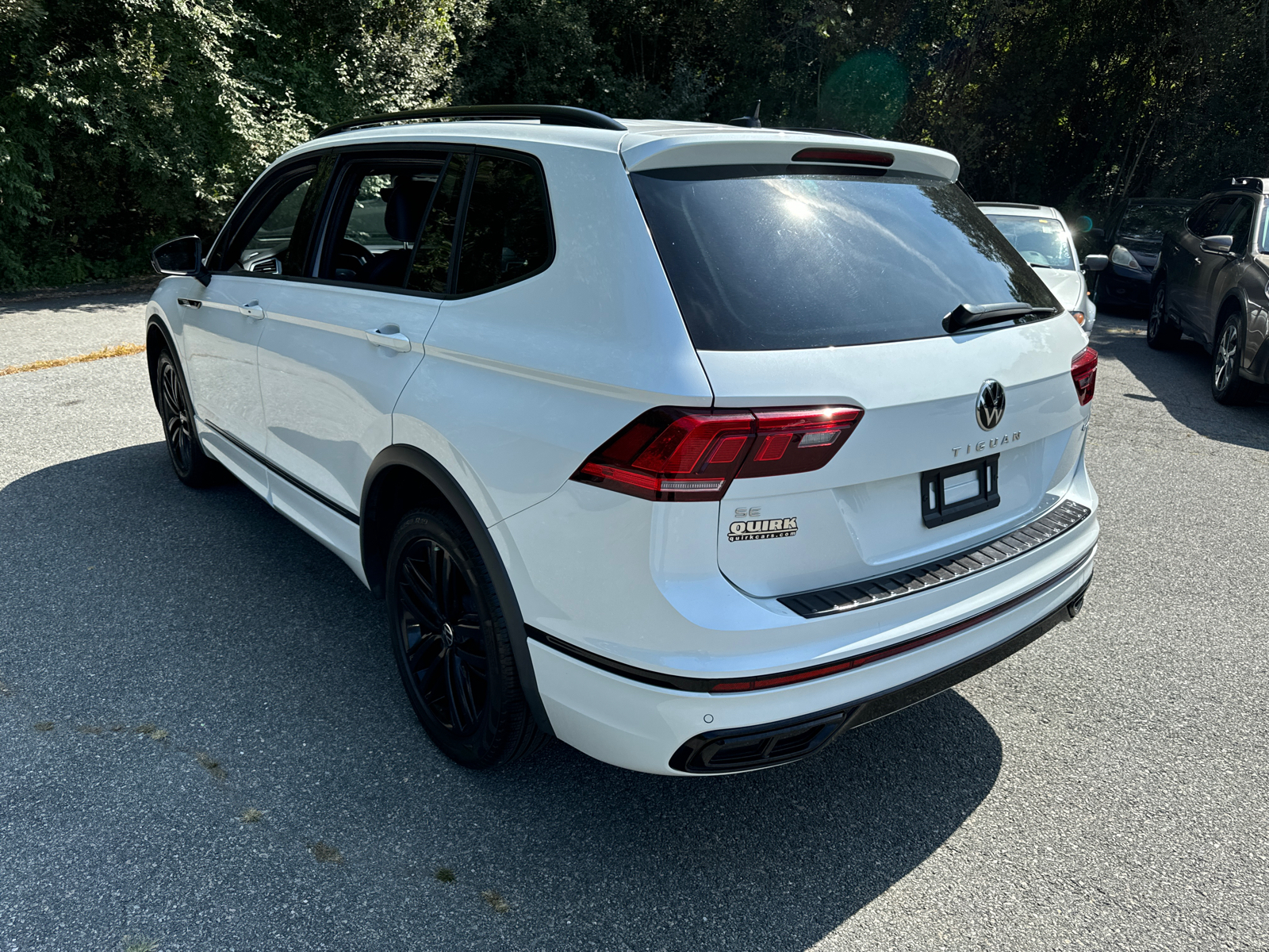 2022 Volkswagen Tiguan SE R-Line Black 4