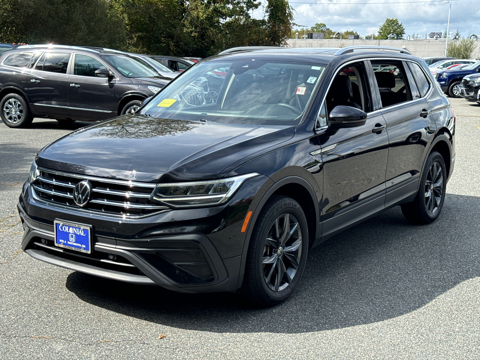 2022 Volkswagen Tiguan SE 1