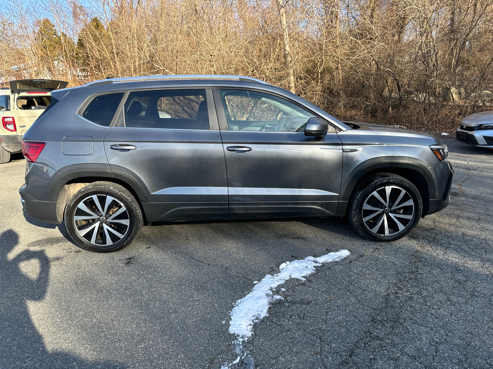 2022 Volkswagen Taos SE 8