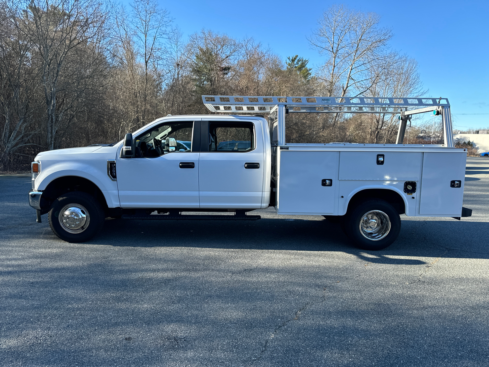 2021 Ford Super Duty F-350 DRW XL 4WD Crew Cab 179 WB 60 CA 3