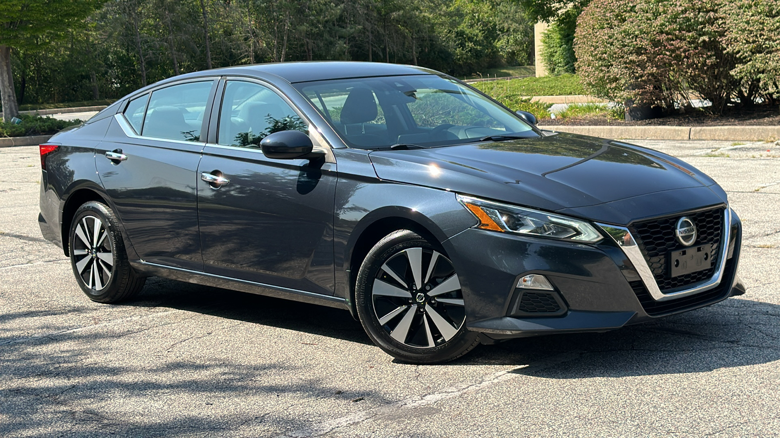 2021 Nissan Altima 2.5 SV 1