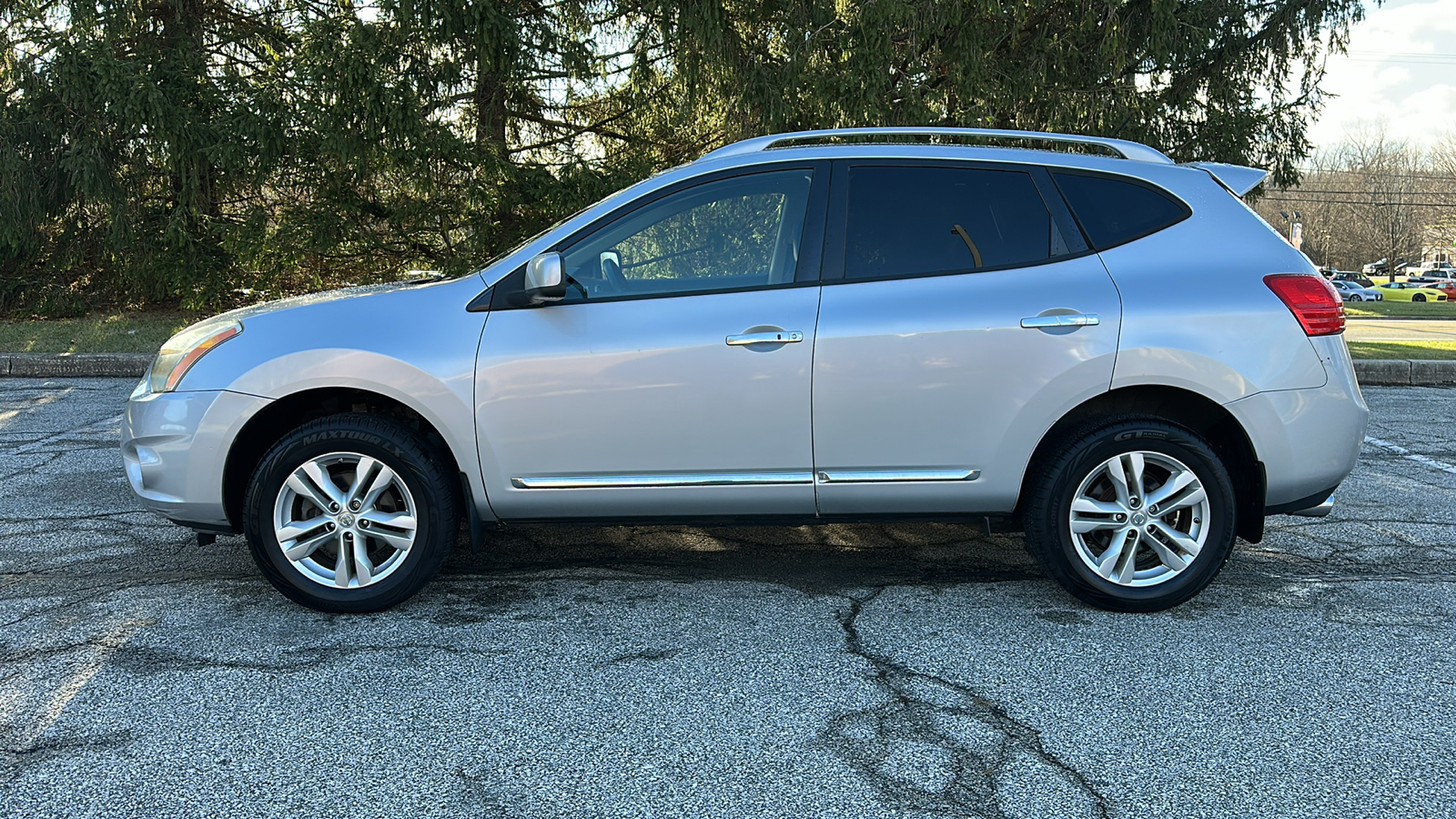 2012 Nissan Rogue SV 27