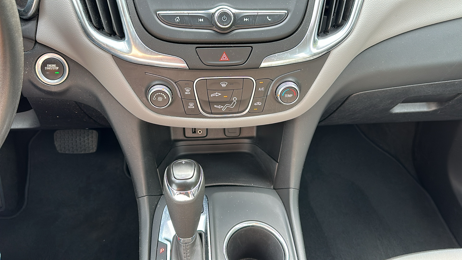 2018 Chevrolet Equinox LS 21