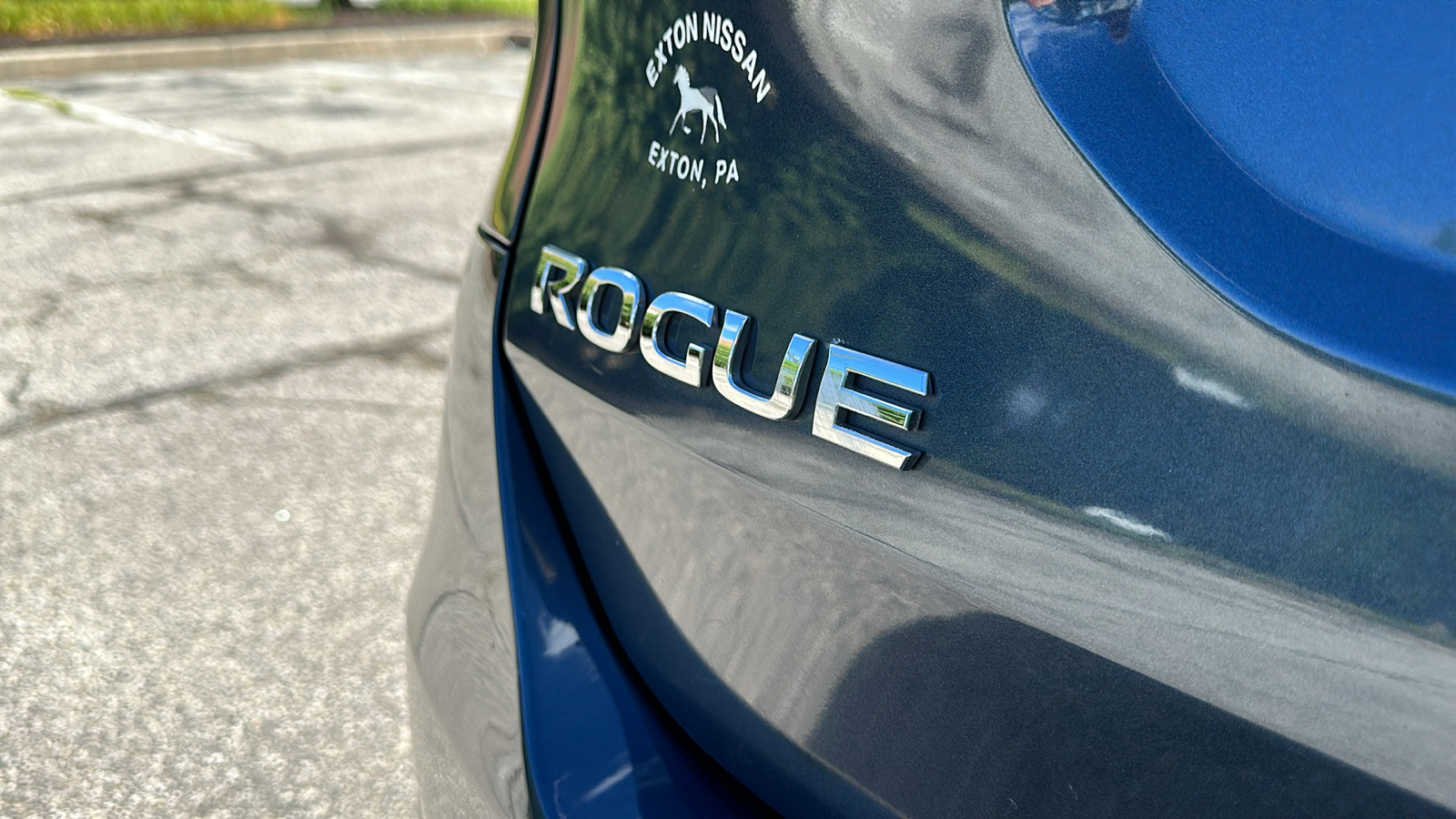 2016 Nissan Rogue SV 10