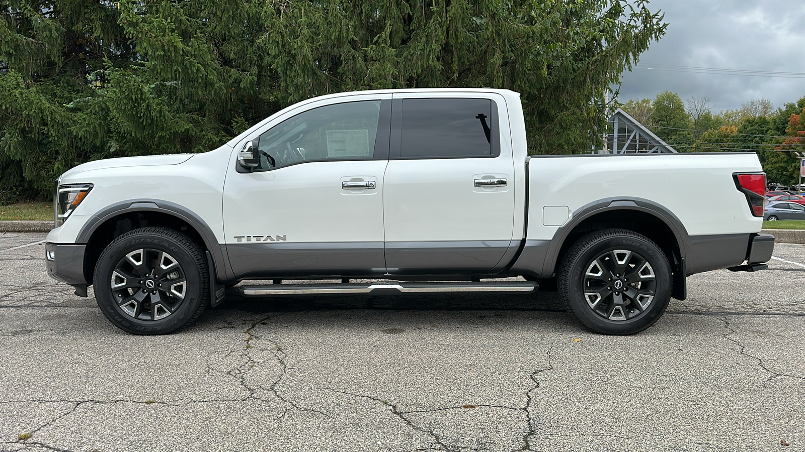 2024 Nissan Titan Platinum Reserve 13