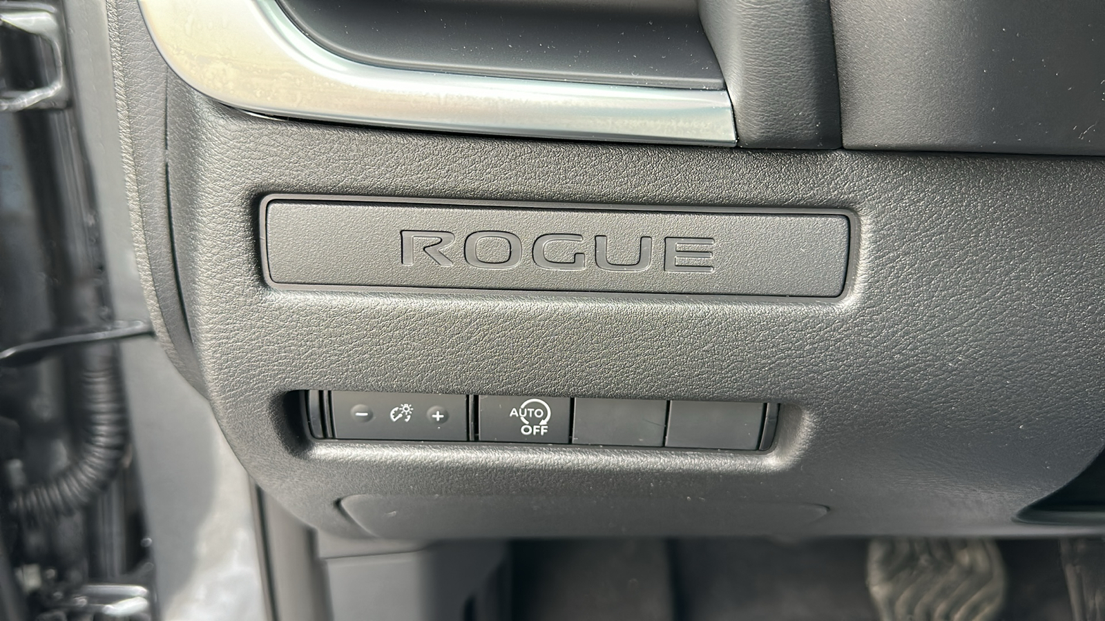 2023 Nissan Rogue S 13