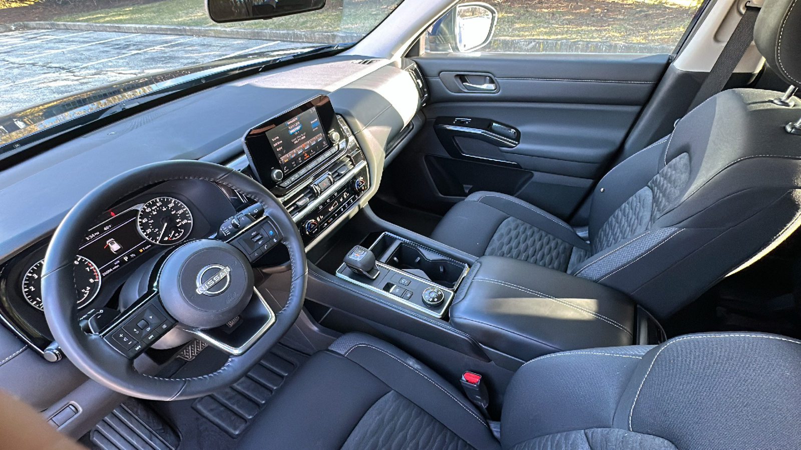 2022 Nissan Pathfinder SV 20
