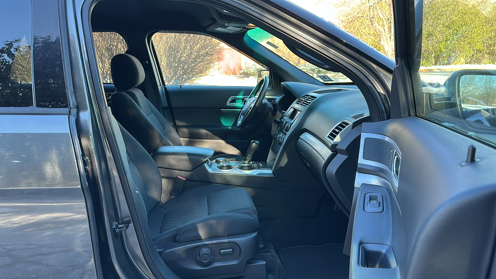 2015 Ford Explorer XLT 24