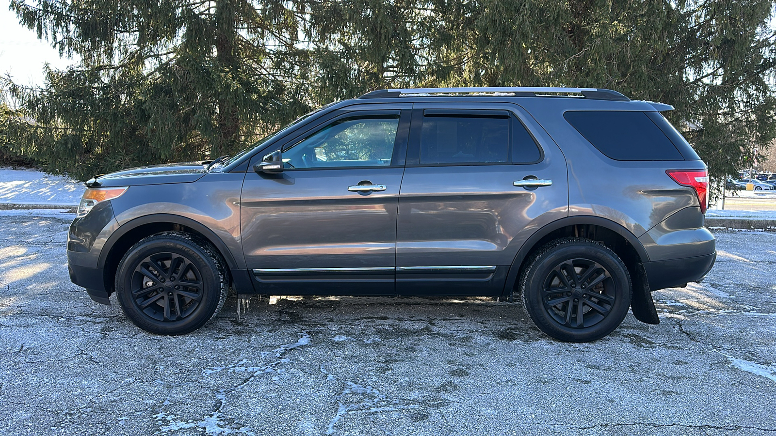 2015 Ford Explorer XLT 29