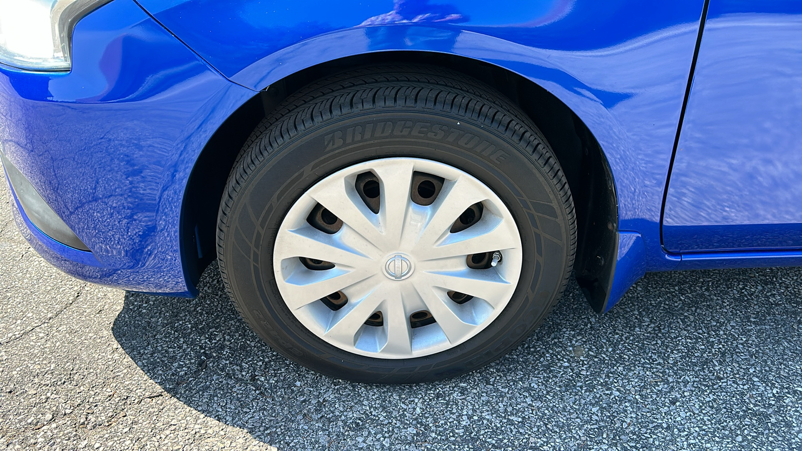 2015 Nissan Versa SV 8