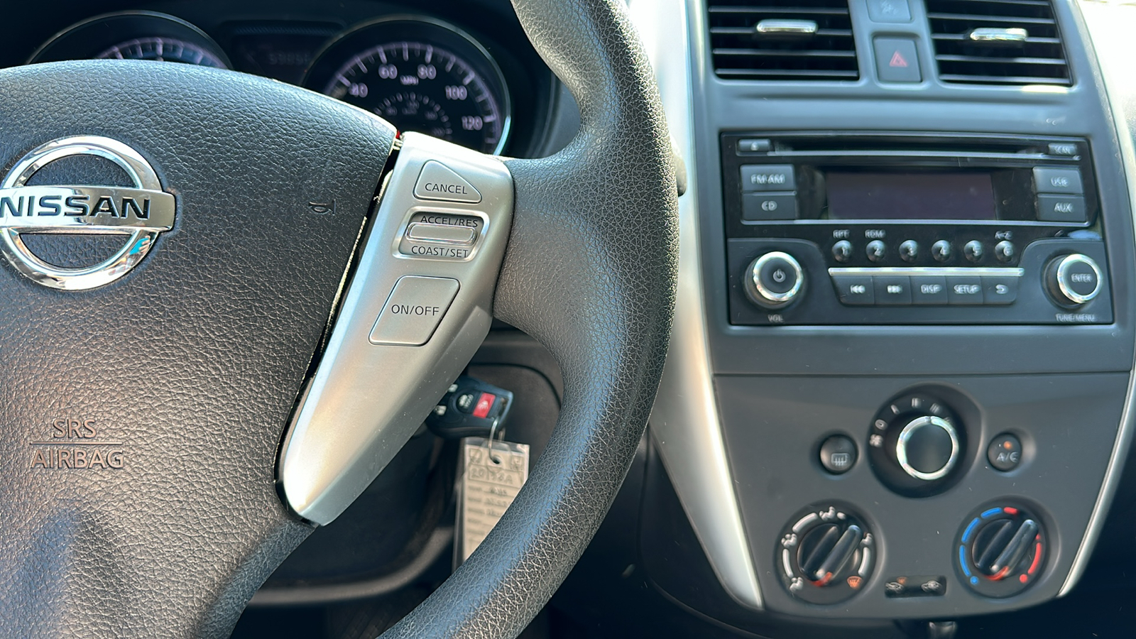 2015 Nissan Versa SV 16