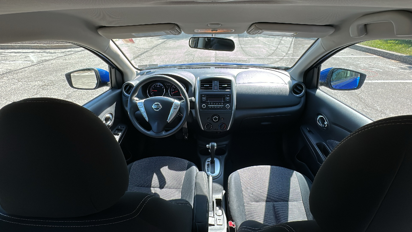 2015 Nissan Versa SV 27