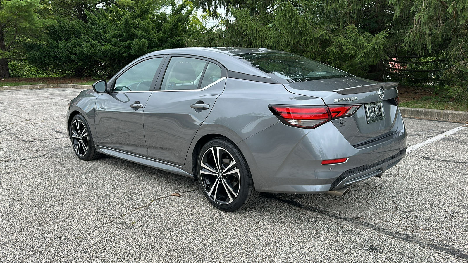 2022 Nissan Sentra SR 8