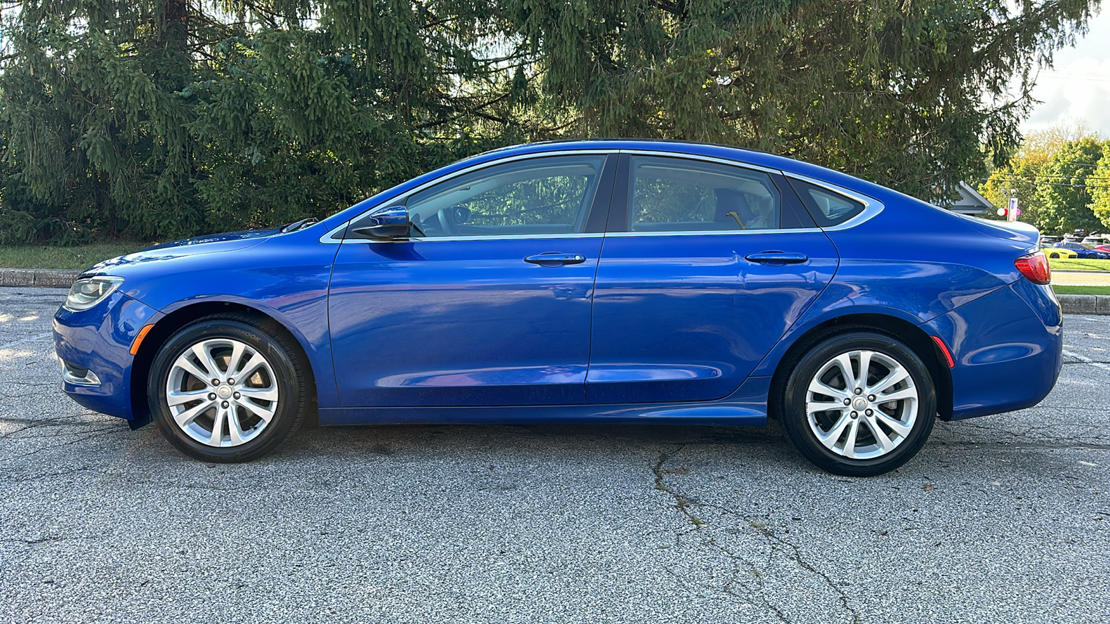 2015 Chrysler 200 Limited 25