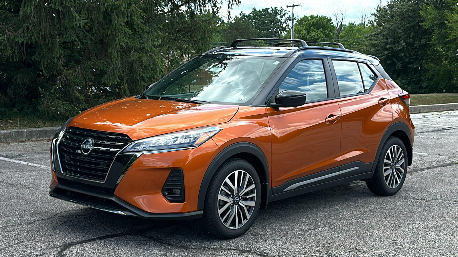 2024 Nissan Kicks SR 2