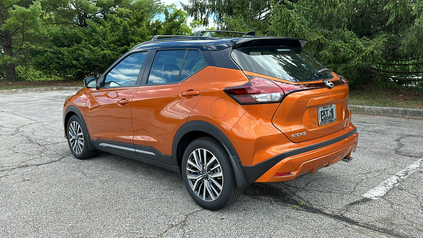 2024 Nissan Kicks SR 5