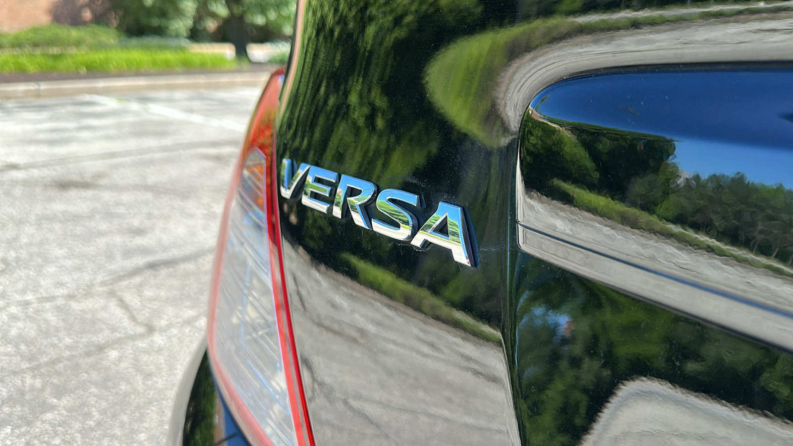 2016 Nissan Versa 1.6 SV 10