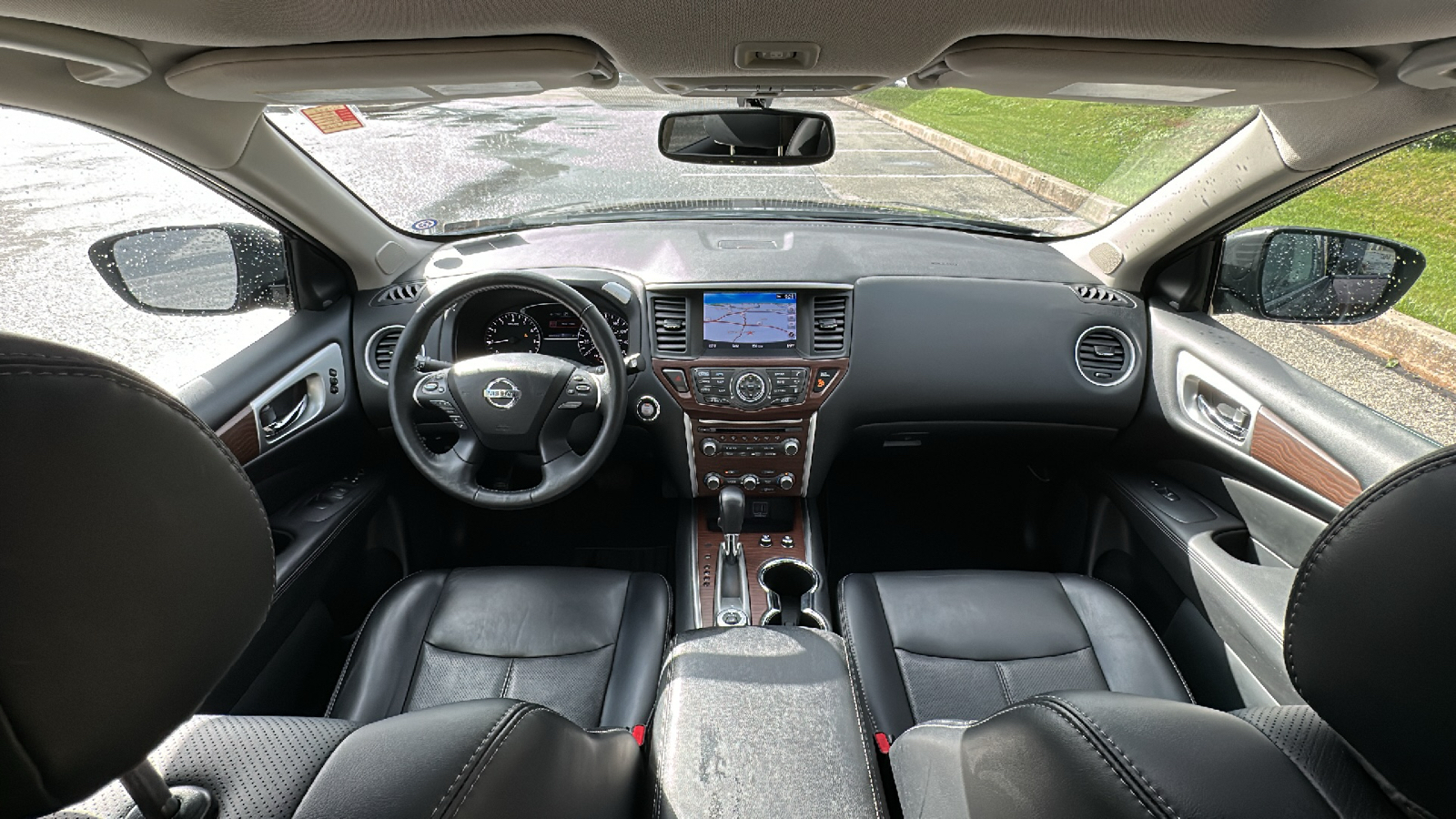 2019 Nissan Pathfinder Platinum 29