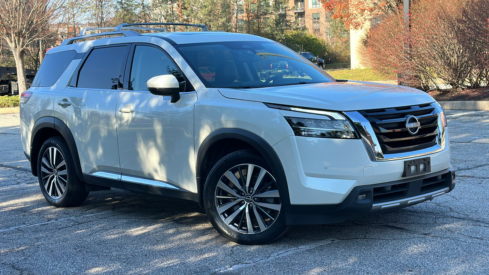 2022 Nissan Pathfinder Platinum 1