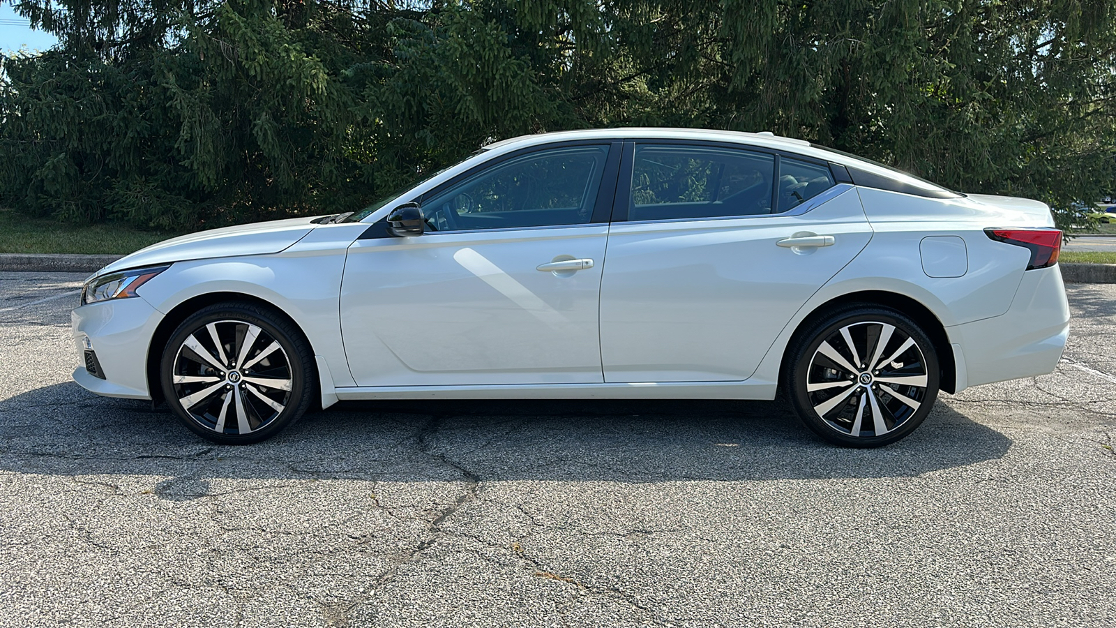 2021 Nissan Altima 2.5 SR 28