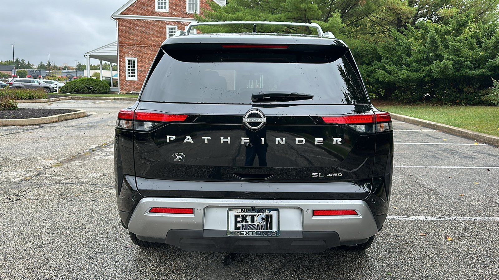 2024 Nissan Pathfinder SL 4