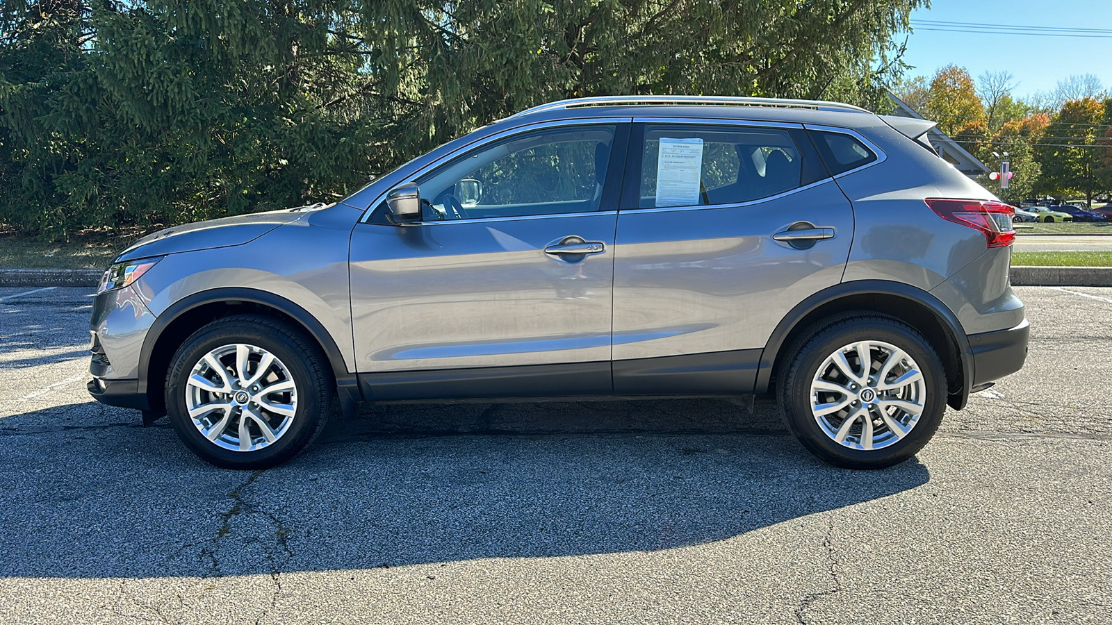 2021 Nissan Rogue Sport SV 28