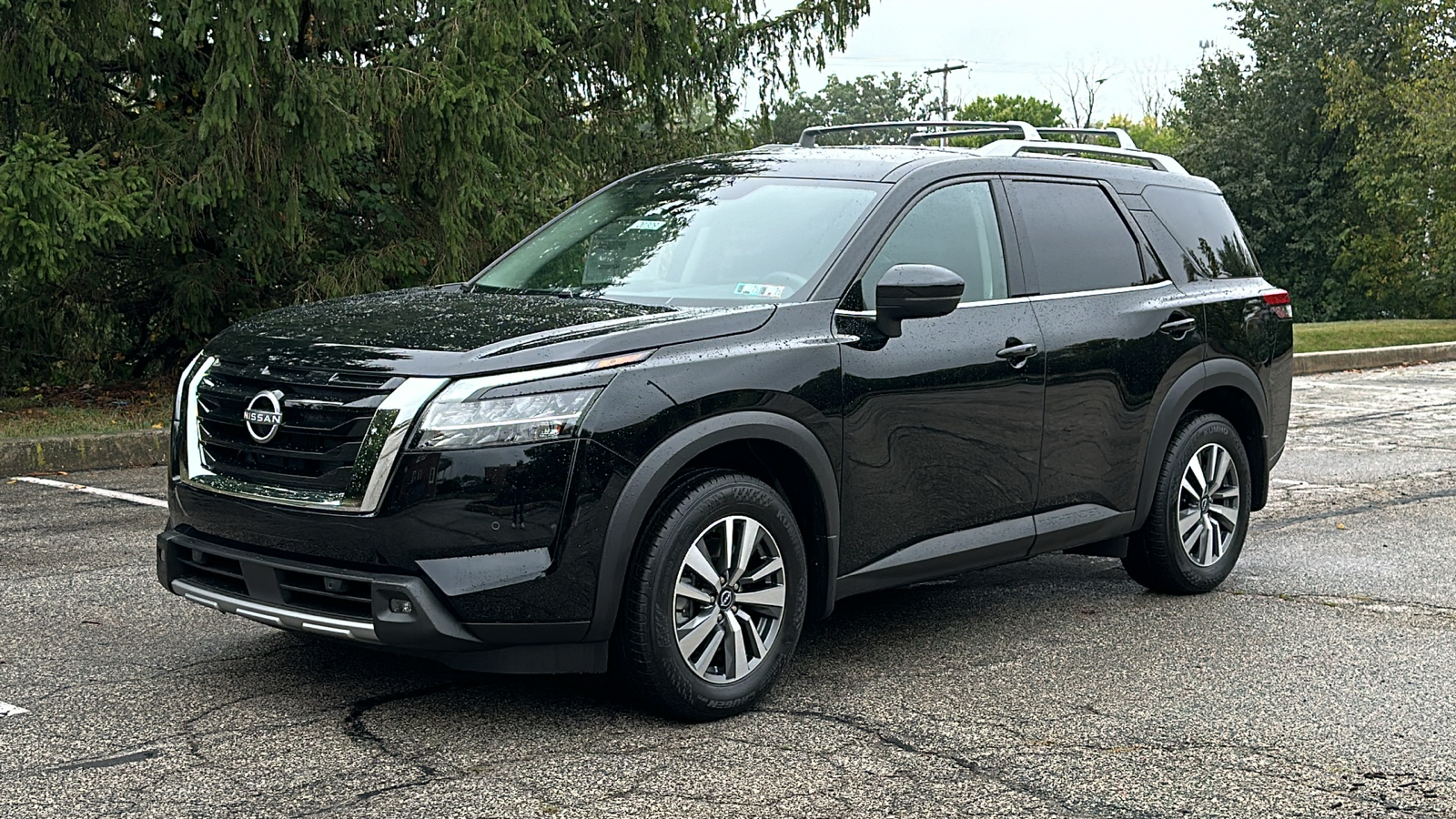 2024 Nissan Pathfinder SL 2