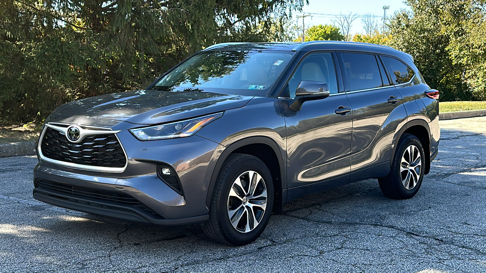 2021 Toyota Highlander XLE 2