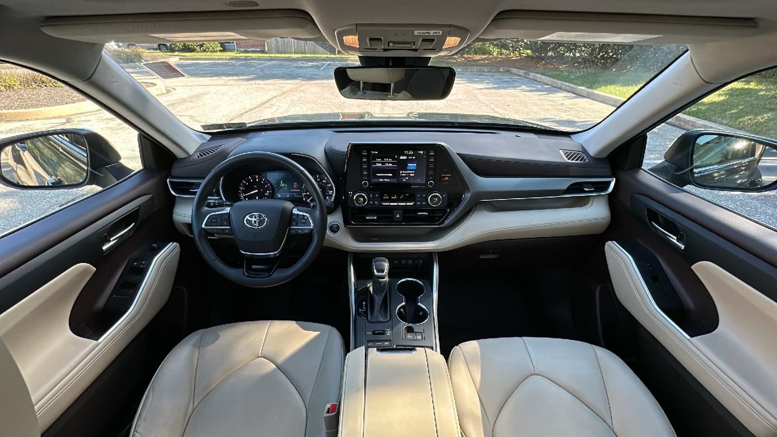 2021 Toyota Highlander XLE 29