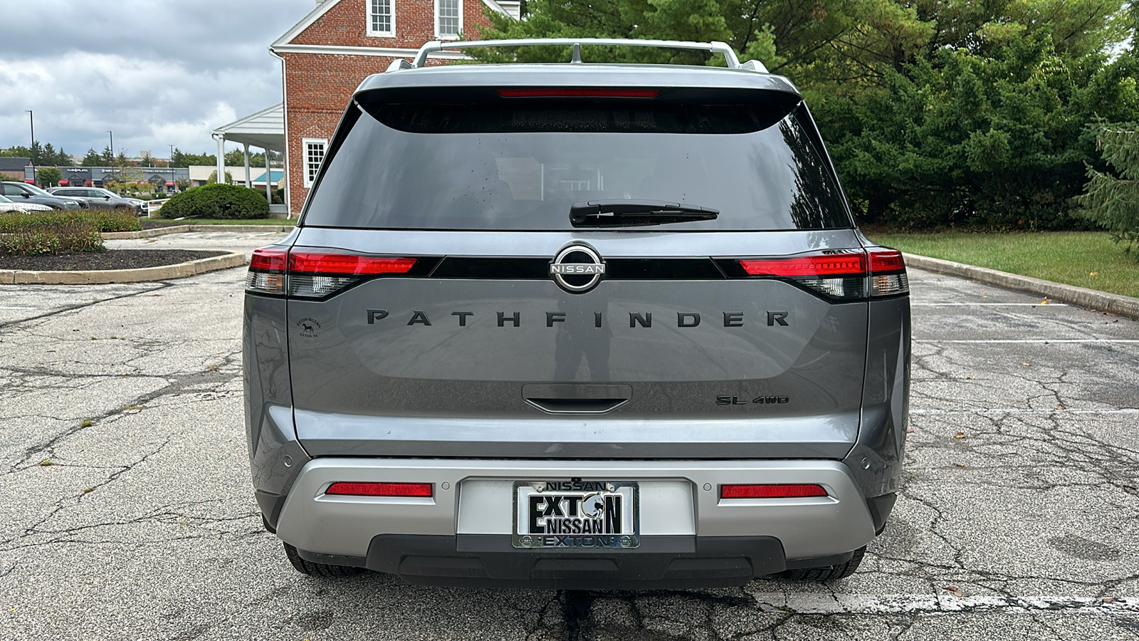 2024 Nissan Pathfinder SL 4