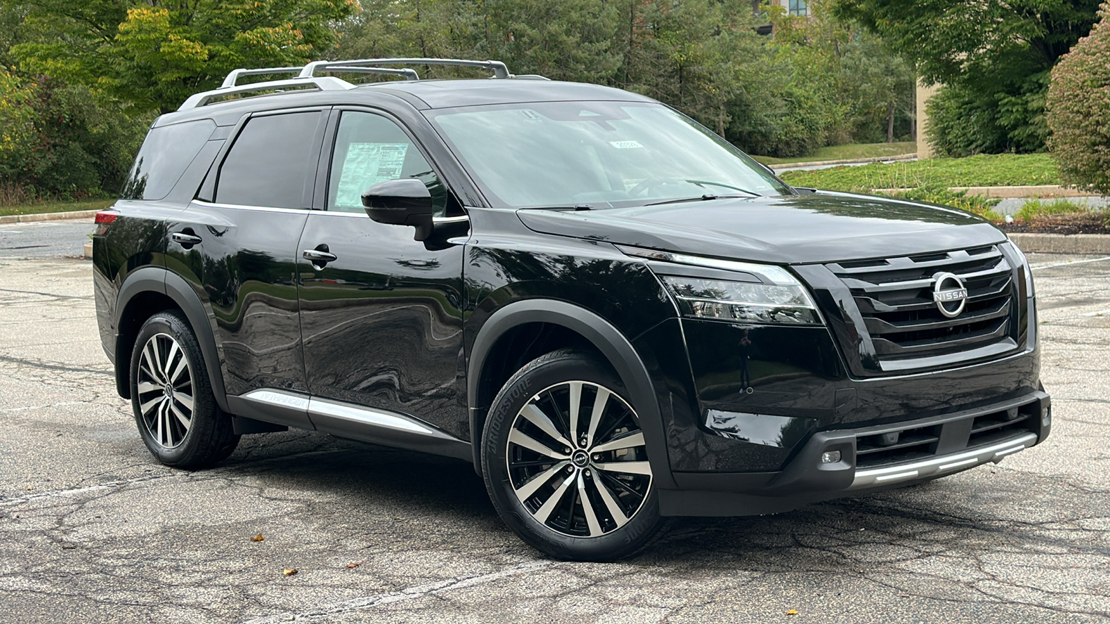 2024 Nissan Pathfinder Platinum 1