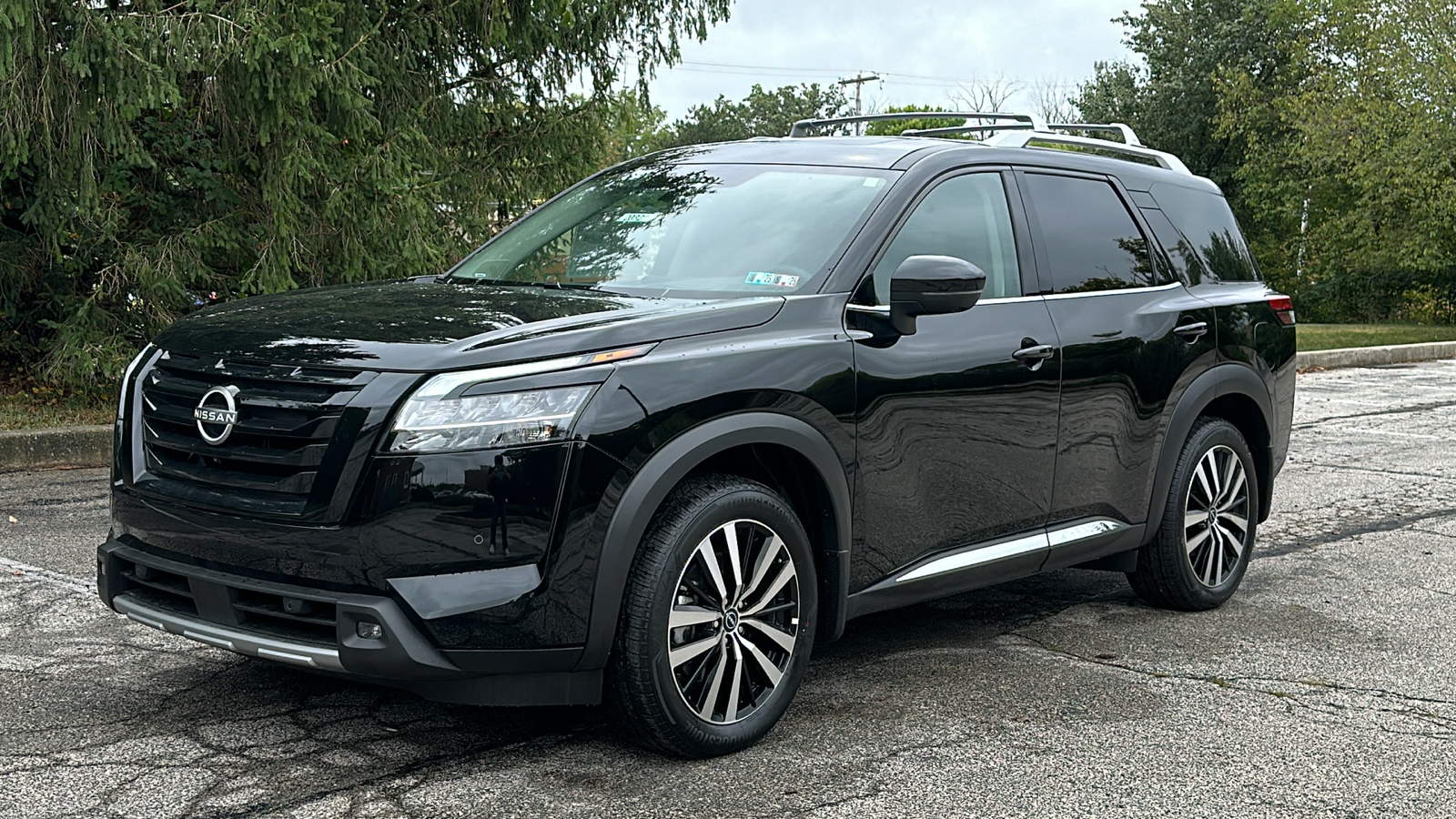 2024 Nissan Pathfinder Platinum 2