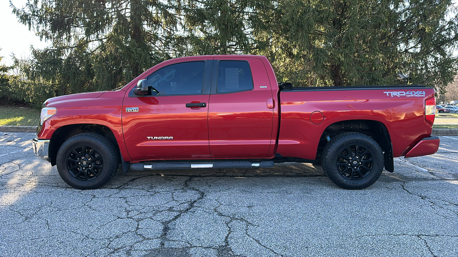 2016 Toyota Tundra 4WD Truck SR5 28