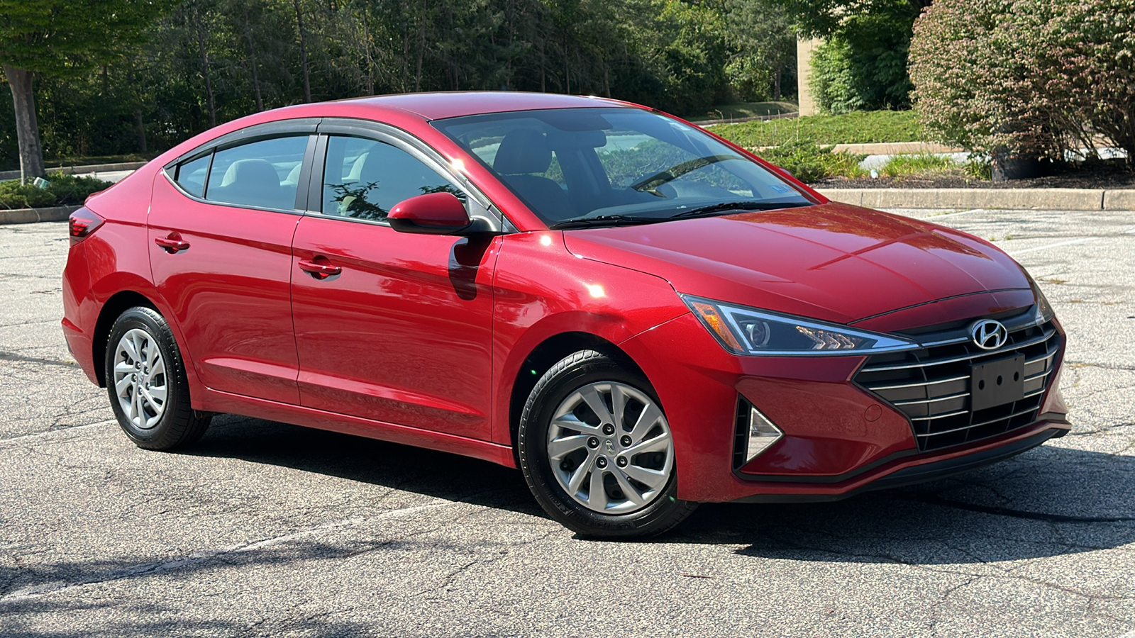 2019 Hyundai Elantra SE 1