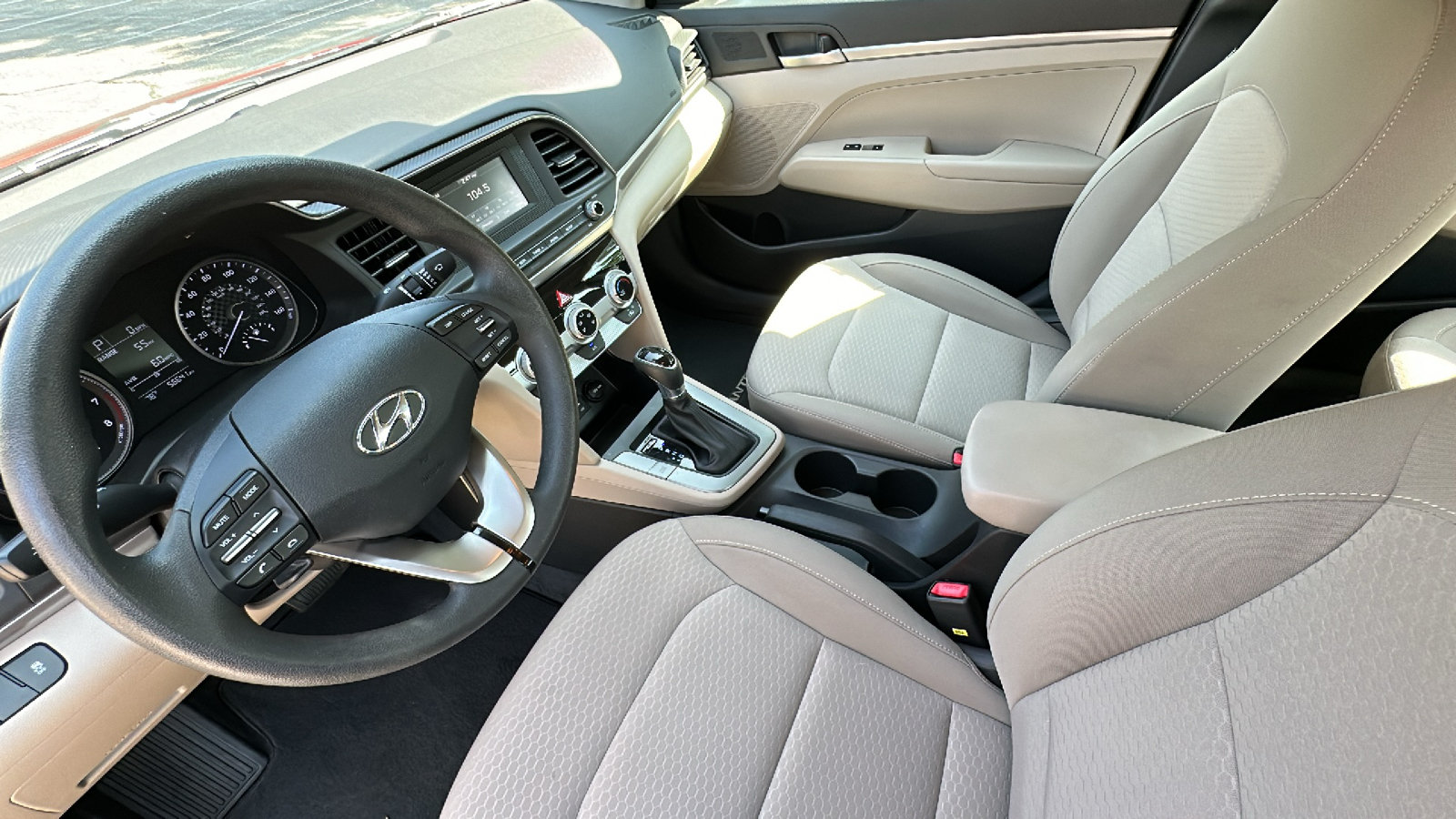 2019 Hyundai Elantra SE 22