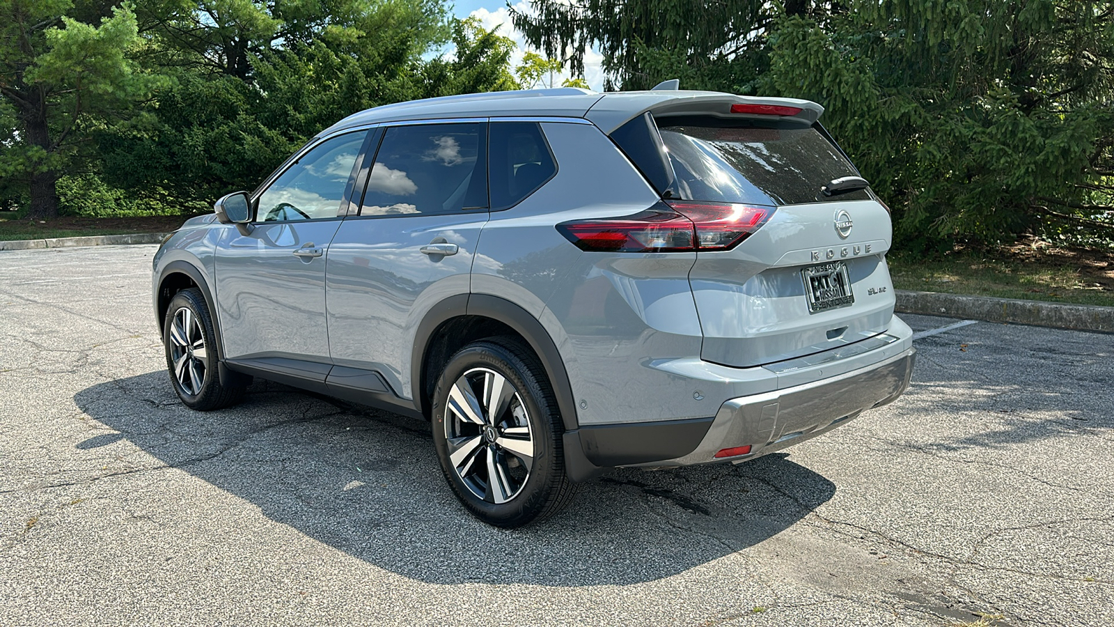 2024 Nissan Rogue SL 5