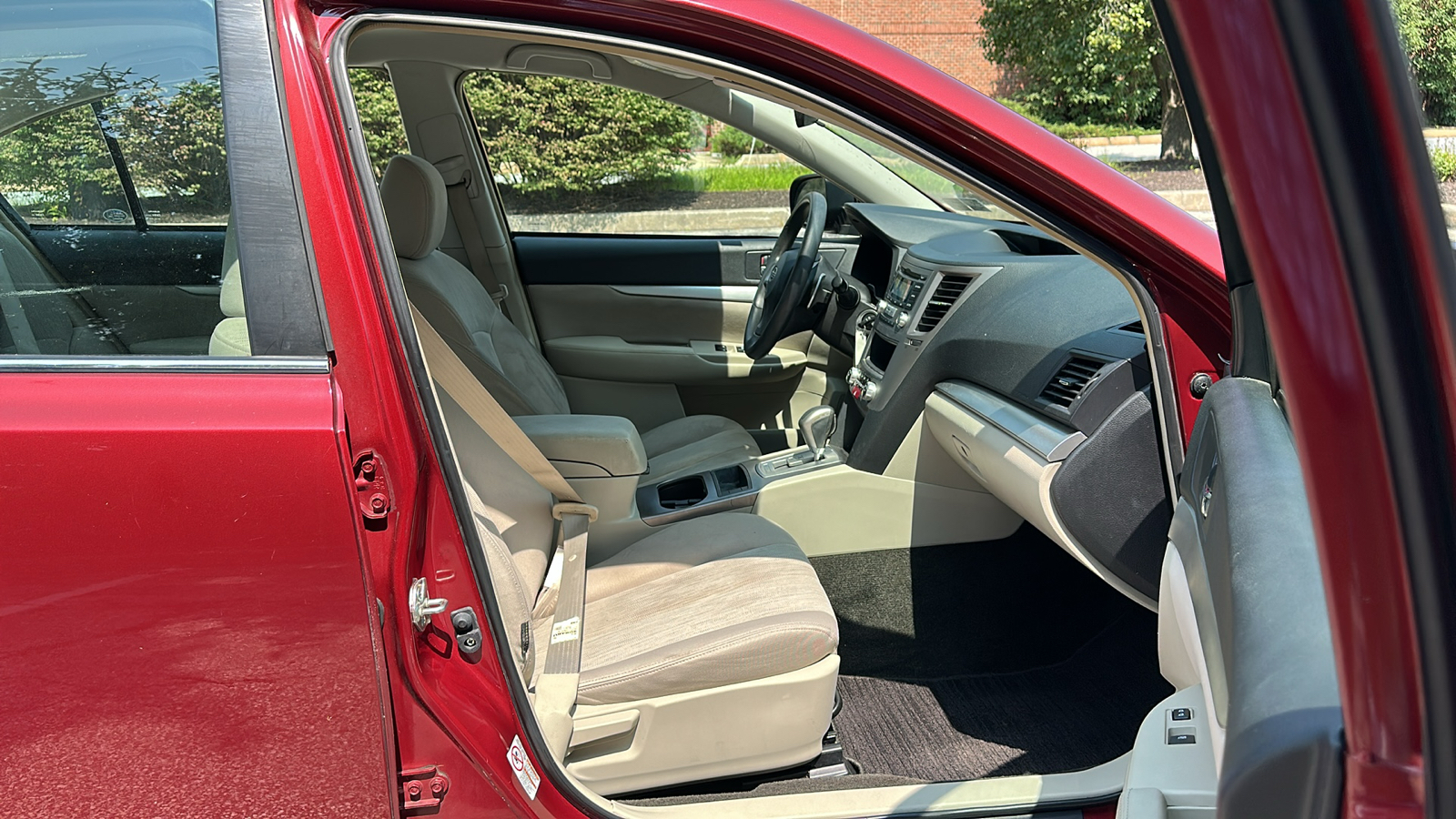 2014 Subaru Legacy 2.5i 24