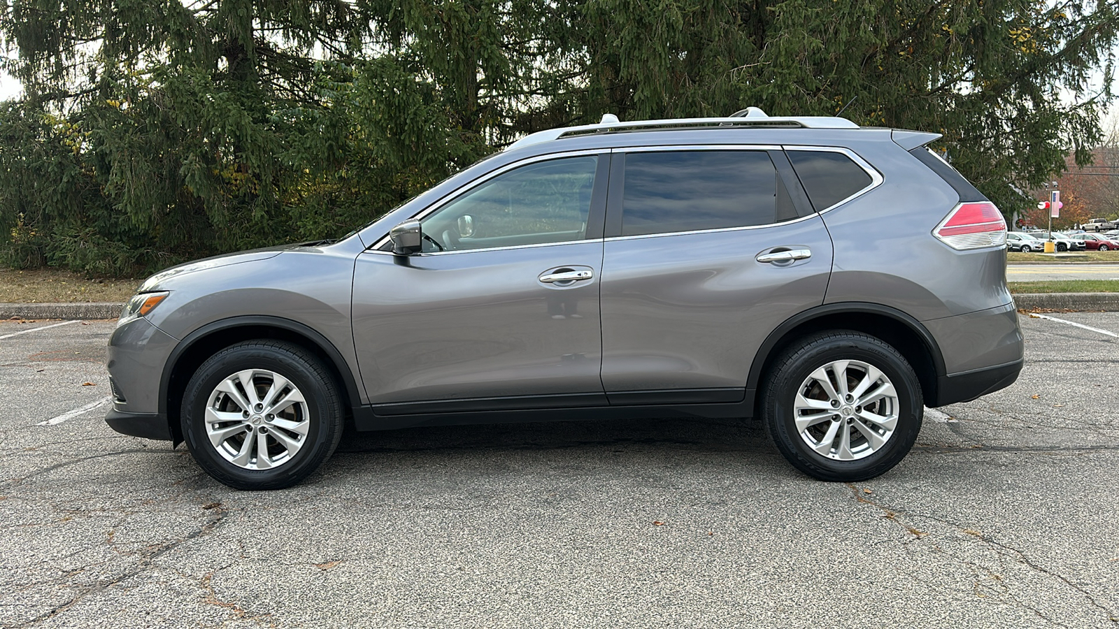 2016 Nissan Rogue SV 27