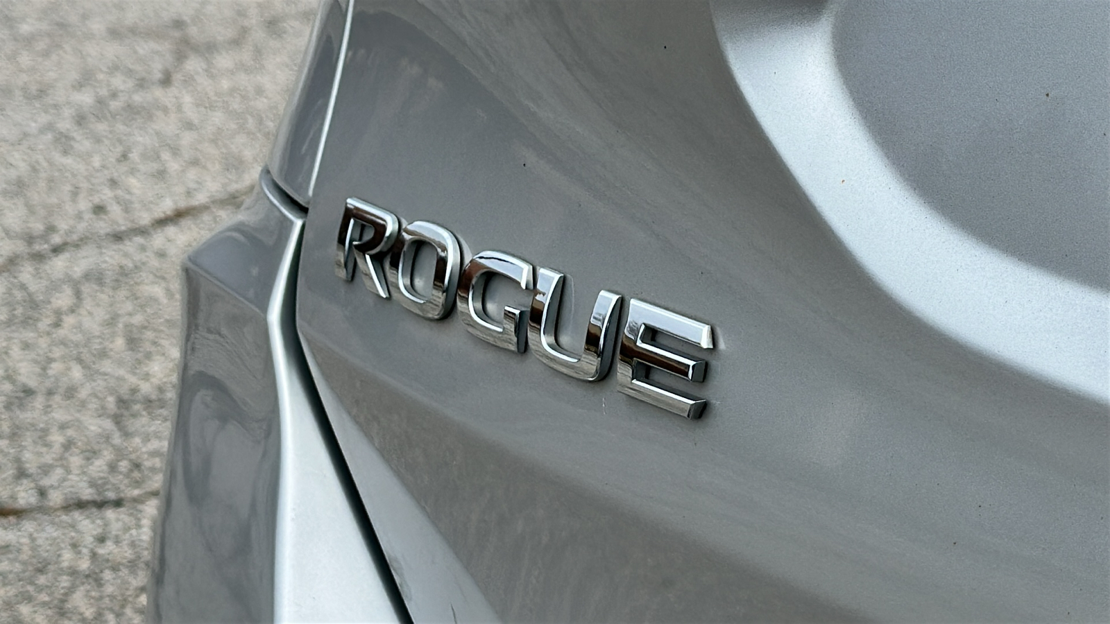 2018 Nissan Rogue S 10