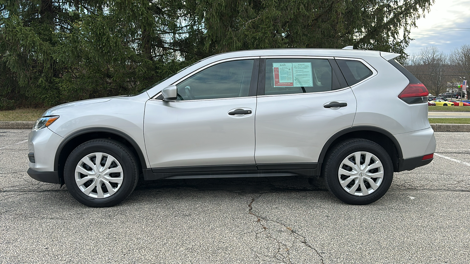 2018 Nissan Rogue S 28