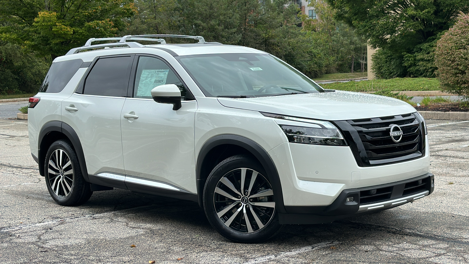 2024 Nissan Pathfinder Platinum 1