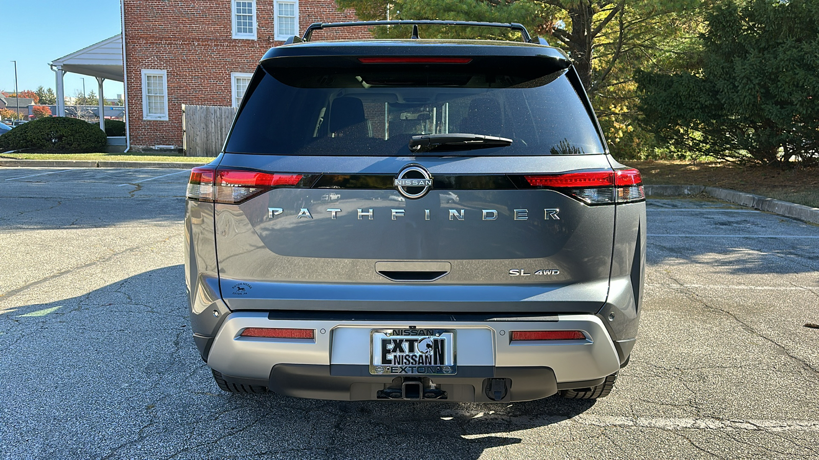 2022 Nissan Pathfinder SL 6