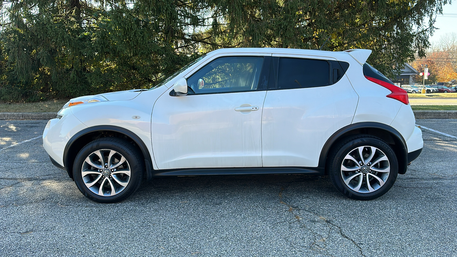 2013 Nissan JUKE SV 28