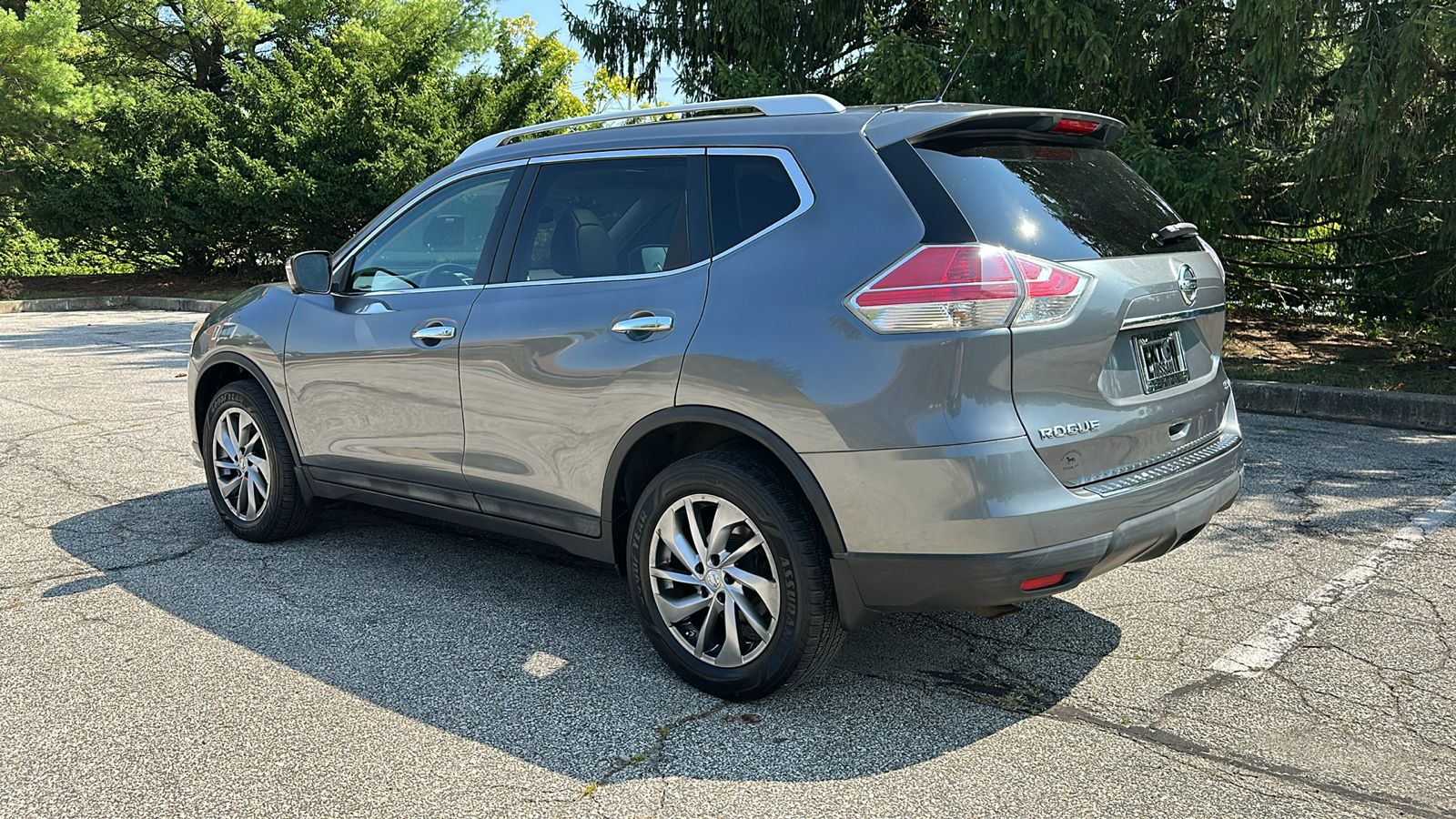 2015 Nissan Rogue SL 8