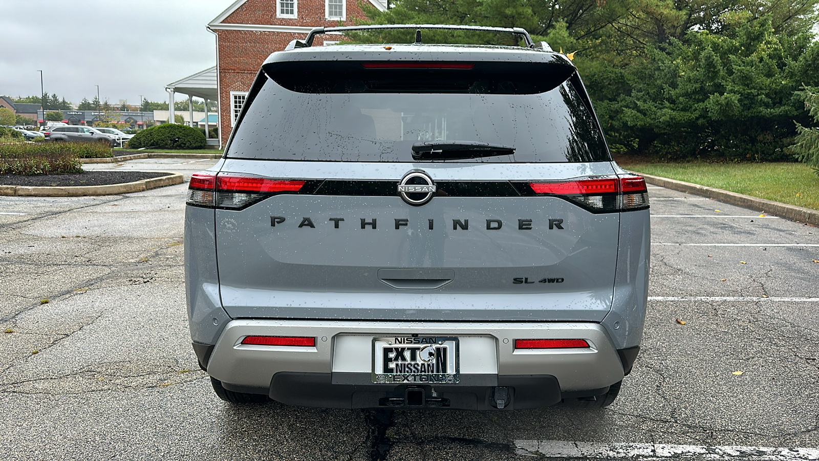 2024 Nissan Pathfinder SL 4