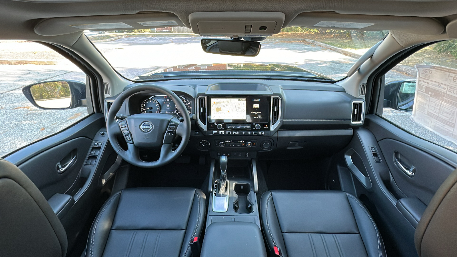 2025 Nissan Frontier SL 11