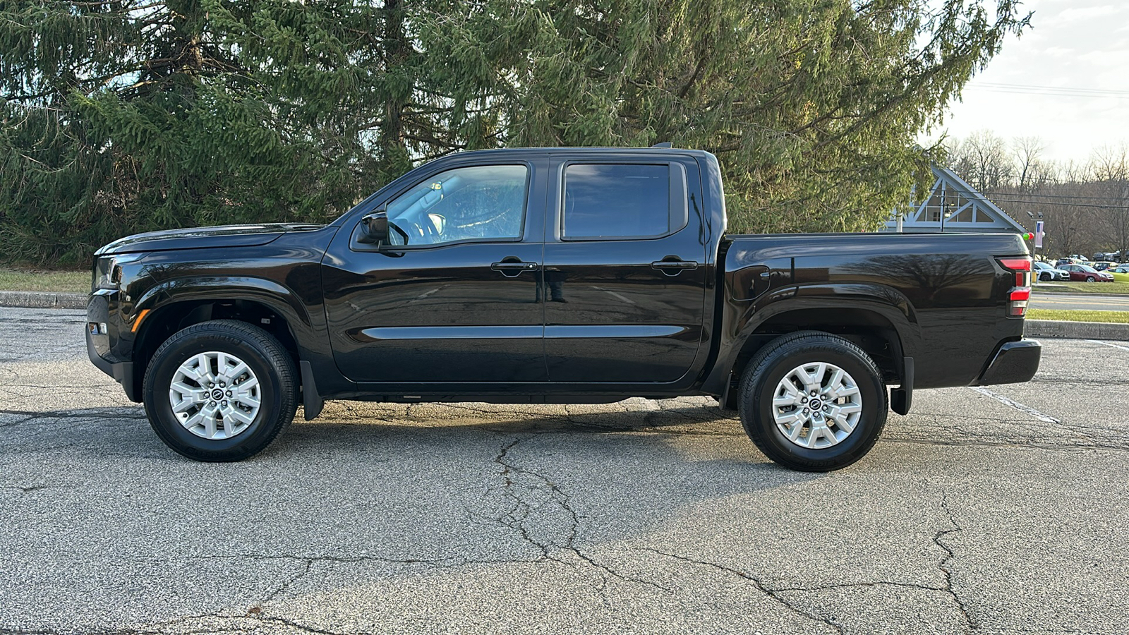 2024 Nissan Frontier SV 27