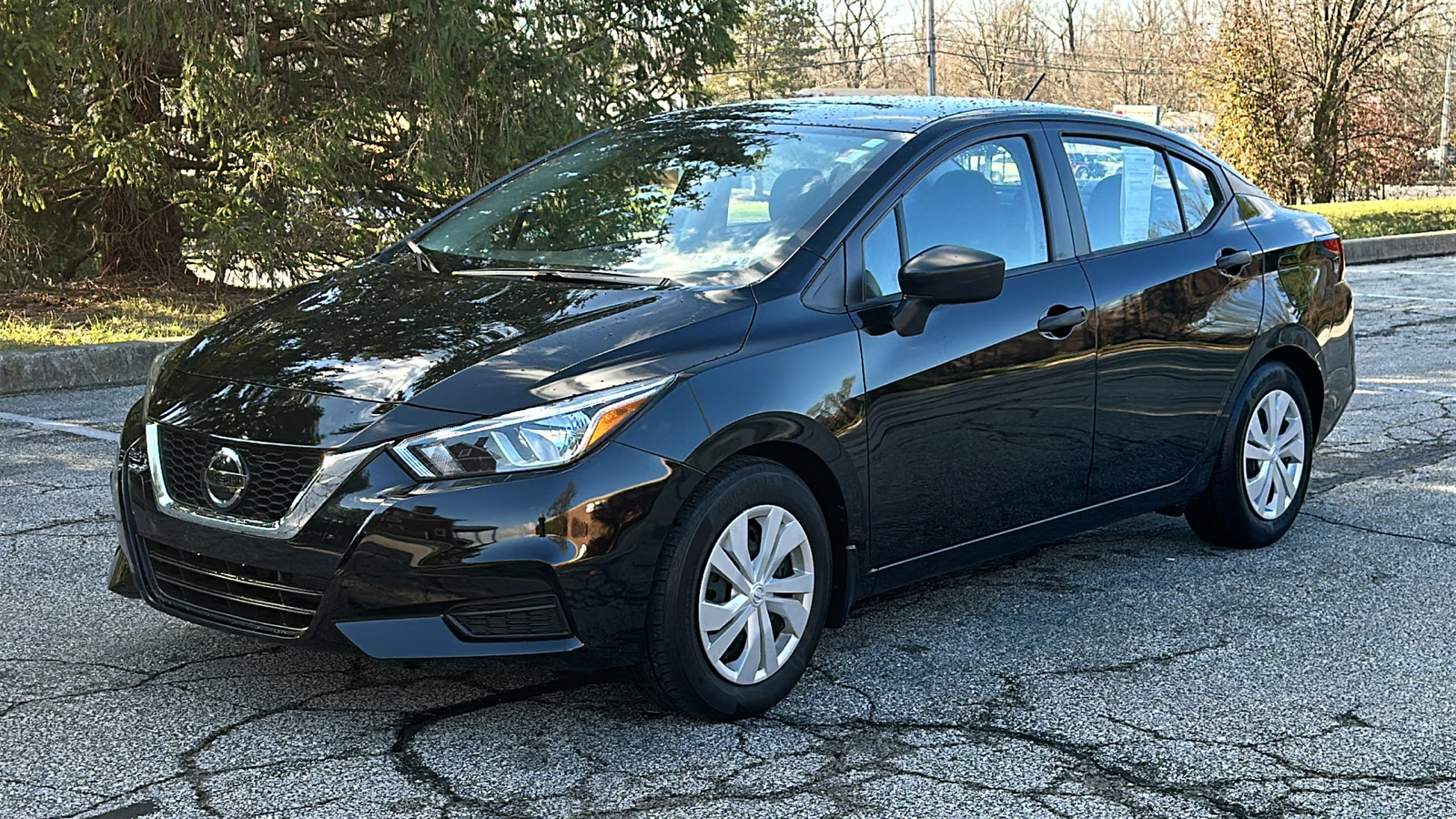 2022 Nissan Versa S 2