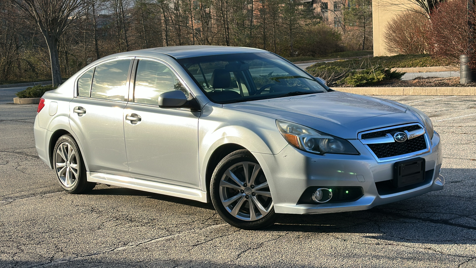 2013 Subaru Legacy 3.6R Limited 1