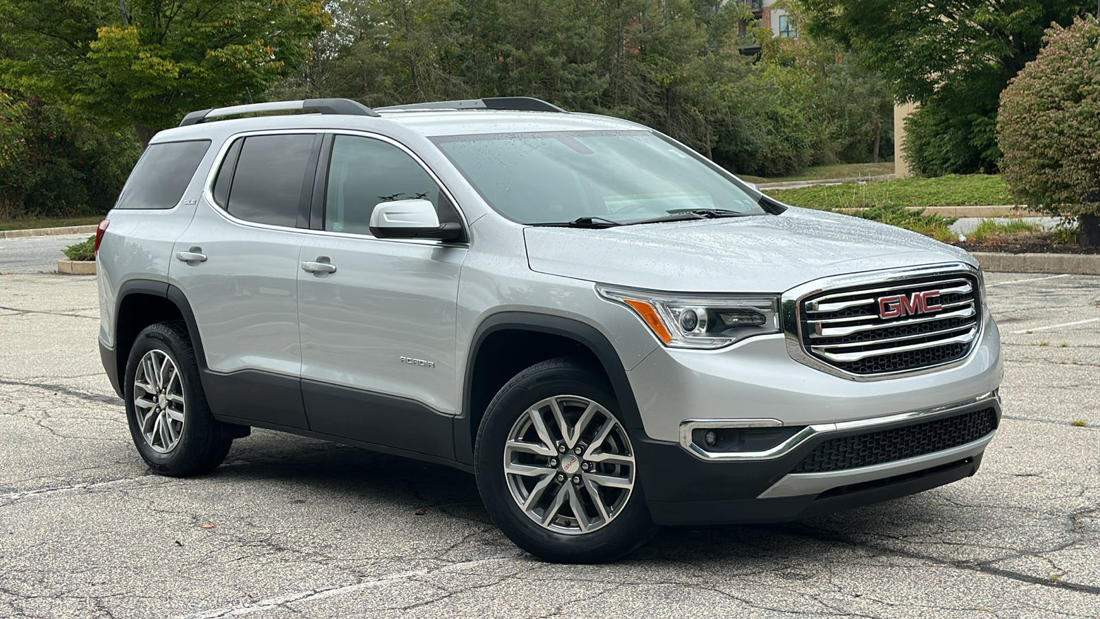 2017 GMC Acadia SLE 1